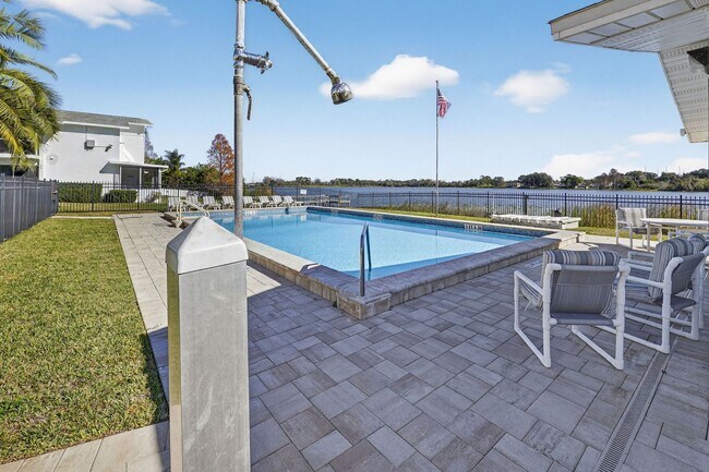 Building Photo - Buckeye Condo | Pool & Lake View | Ground Floor