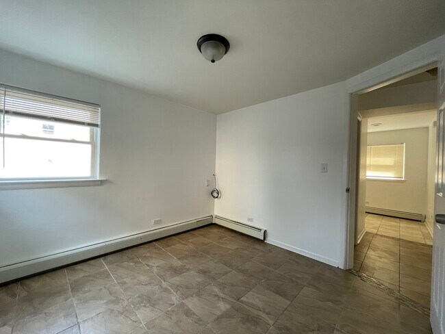 Building Photo - 7722 W Belmont Ave