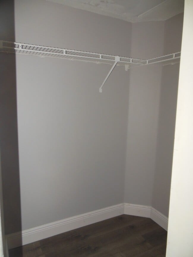 Building Photo - TWO BEDROOM TWO BATHROOM! WATERFRONT COMMUNITY