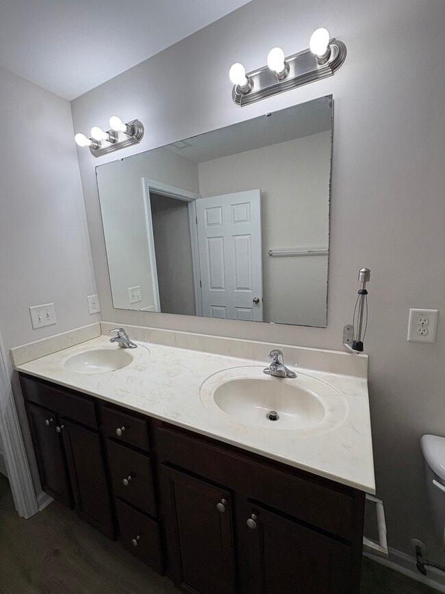 Building Photo - 655 Grasswren Way