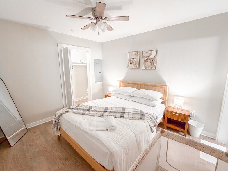 Building Photo - 1450 N Hwy 360