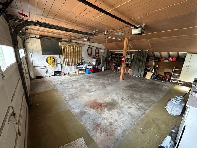 Building Photo - Fully furnished 3 bed 2 bath in Hamilton