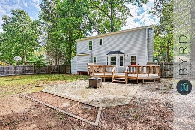 Building Photo - 5961 Sara Kay Dr