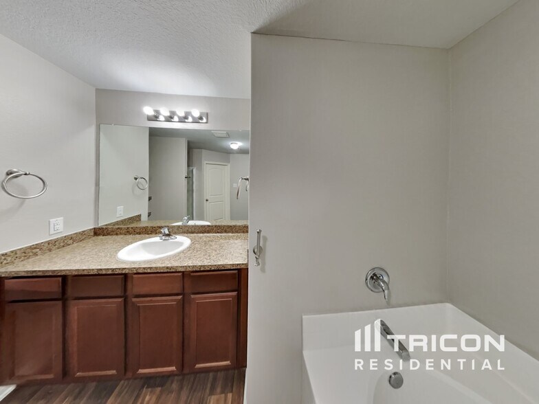 Building Photo - 2503 Regatta Ln