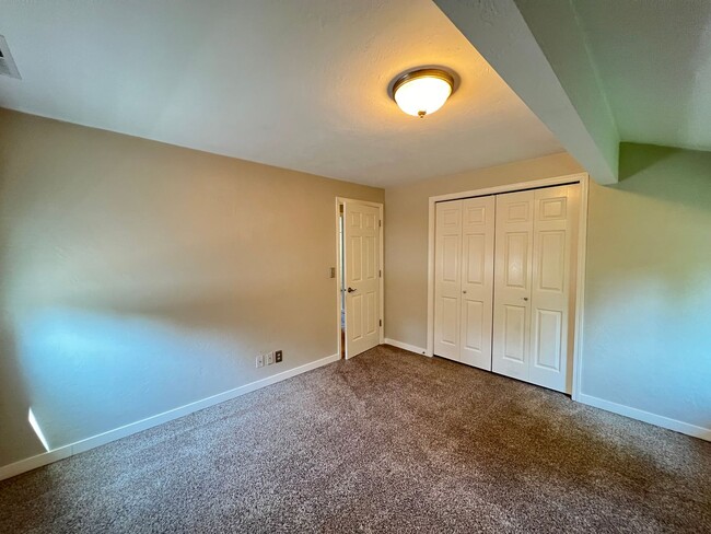 Building Photo - $300 OFF Move in Costs!  Elegant Four Bedr...