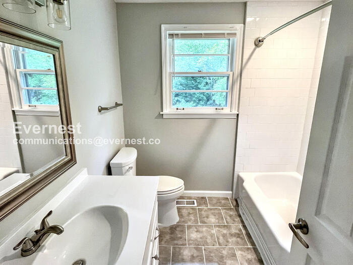 Building Photo - 5019 Suter Dr