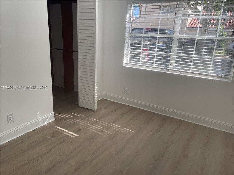 Building Photo - 1599 Springside Dr