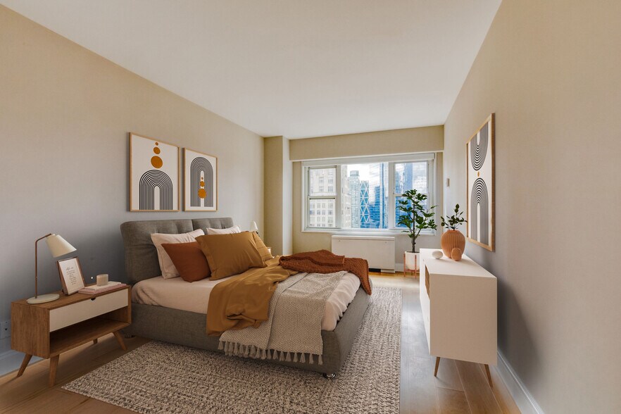 Interior Photo - One Lincoln Plaza