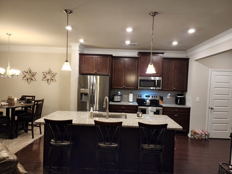 Led Lighting - 5176 Grace Ct