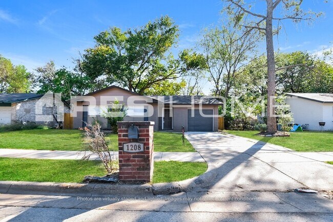 Building Photo - 1208 Janann Ave