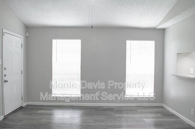 Building Photo - 2306 Fuzz Fairway