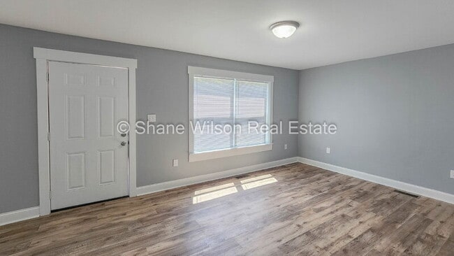 Building Photo - 709 Indian Ave
