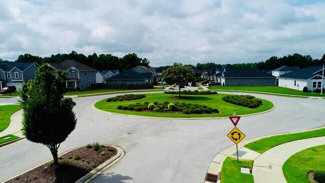 Building Photo - 146 Willow Grove Ln