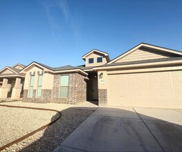 Building Photo - PRE-LEASING for AUGUST - 4 Bedroom in Upland Crossing