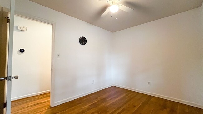 Building Photo - Updated Brick Ranch - Move In Ready!