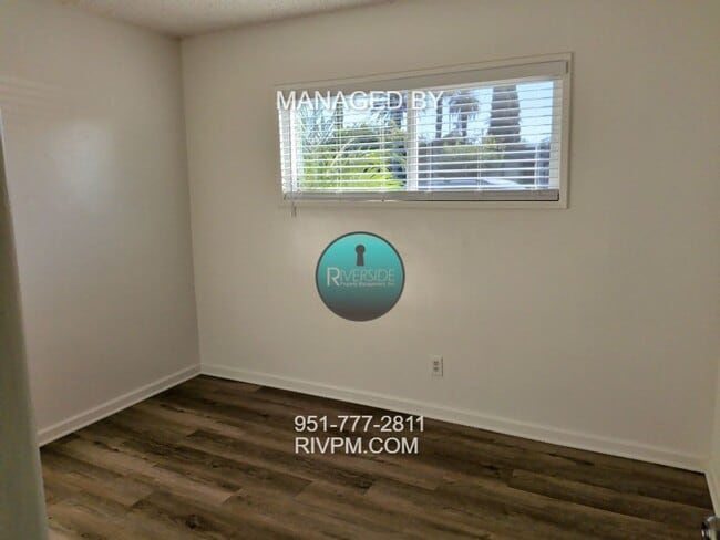 Building Photo - Welcome home to this beautifully refreshed...