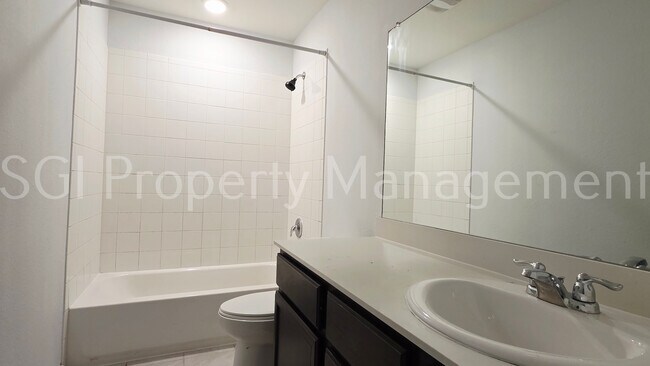 Building Photo - 1212 Bronze Ln