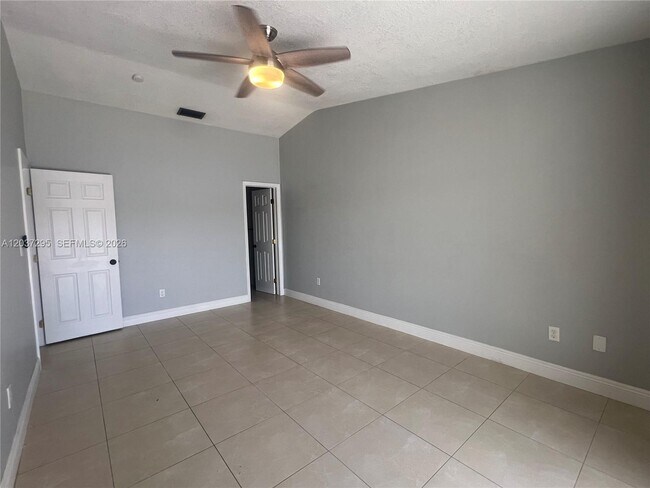 Building Photo - 11800 SW 123rd Ave