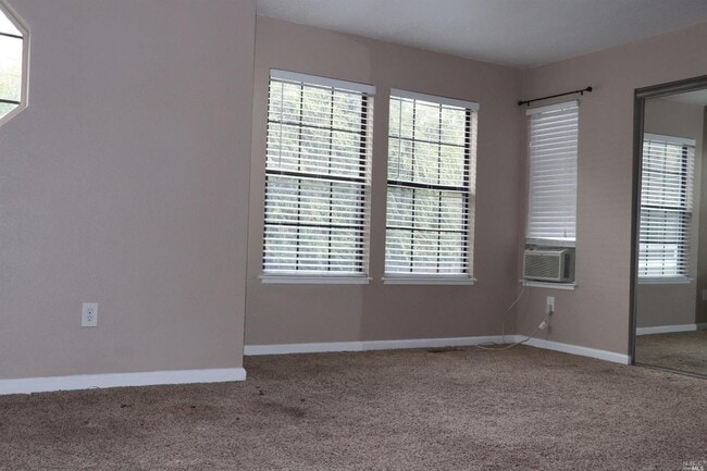 Building Photo - Benicia's 3 Bedrooms & 2.5 Bathrooms Townhouse, Water/Sewer/Trash Paid by HOA