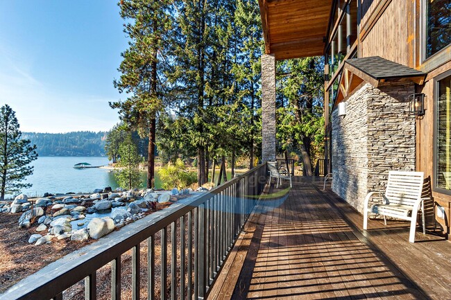 Building Photo - Stunning Luxury Hayden Lake Lodge with 5 B...