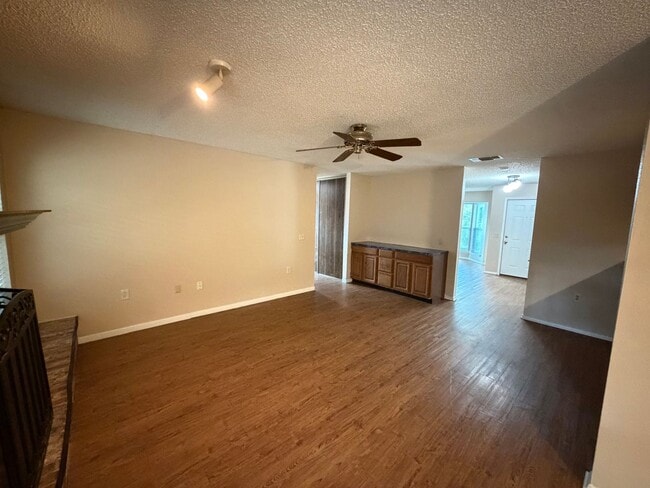 Building Photo - Charming One-Story Ranch on Corner Lot in ...