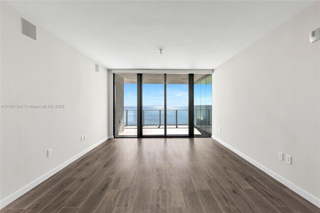 Building Photo - 1116 N Ocean Blvd