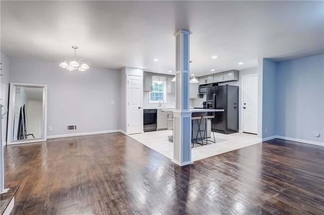 Building Photo - 232 Meadowbriar Rd