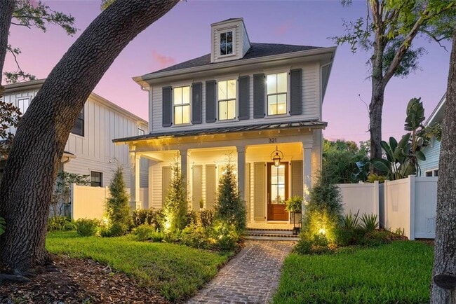 Building Photo - 321 12th Ave NE