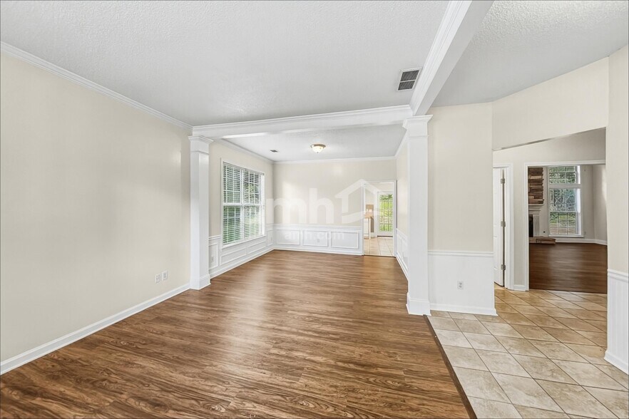 Building Photo - 4180 Glenaire Way NW