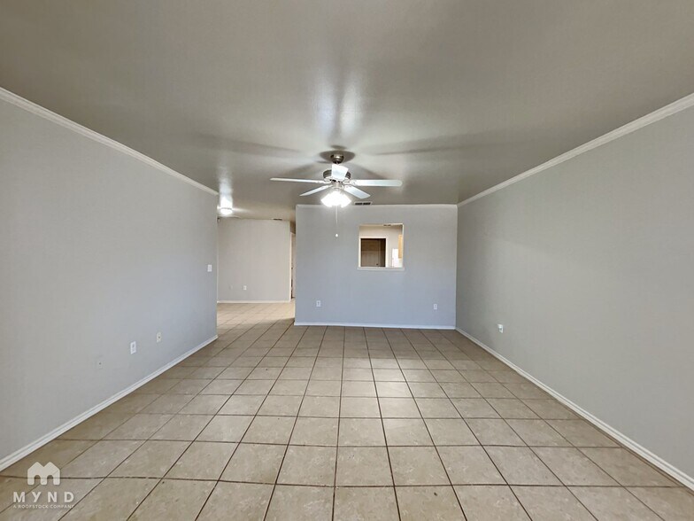 Building Photo - 524 N Brentwood Ave