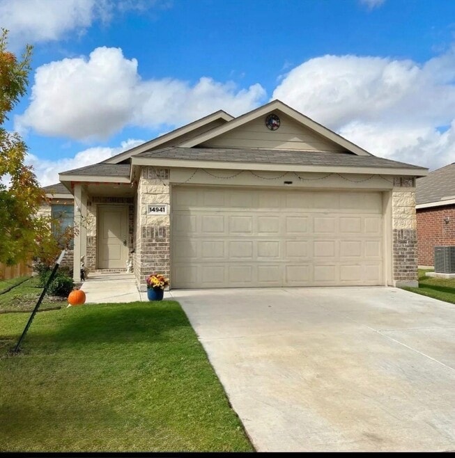 Building Photo - 14941 Trapper Trl