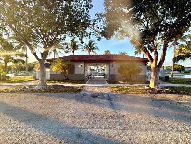 Building Photo - 16336 SW 48th Terrace