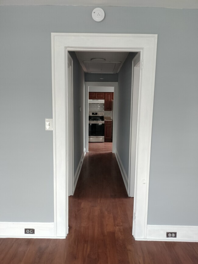 Building Photo - 240 Rowland Ave