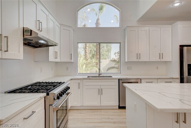 Building Photo - 8401 Desert Quail Dr