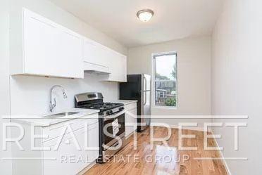 Primary Photo - 3 Bed 1 Bath in PLG!