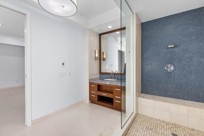 Building Photo - 1000 S Ocean Blvd