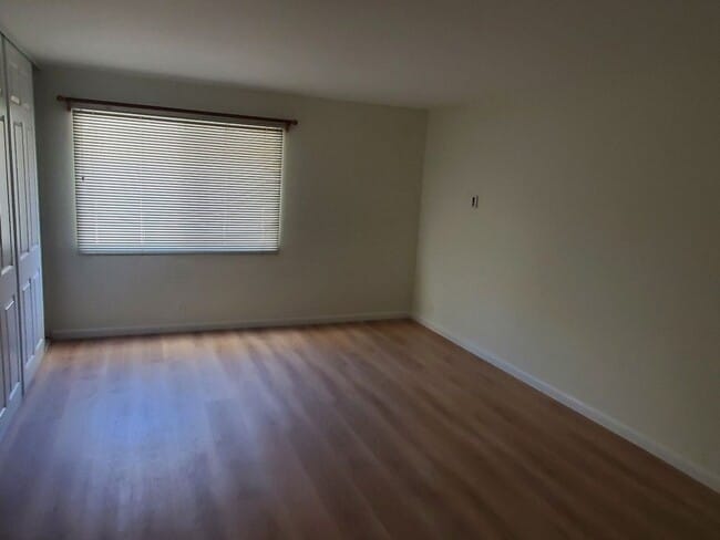 Building Photo - 1 Bedroom - 1 Bathroom in beautiful Park M...