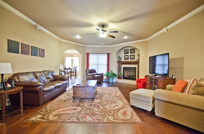 Building Photo - ***1804 SW Sequoia***