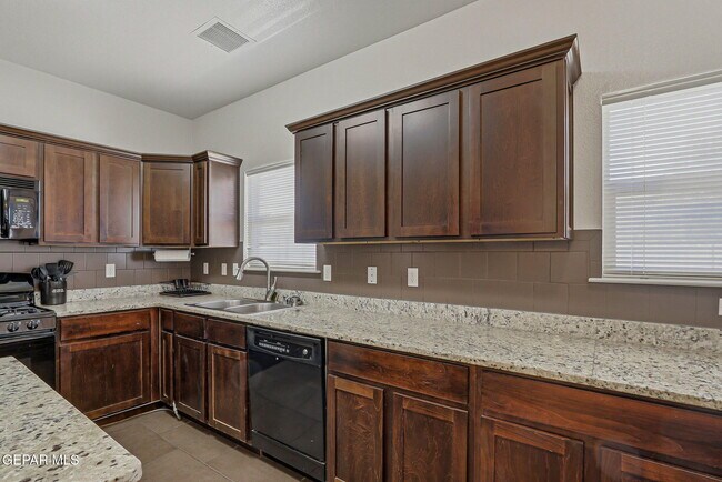 Building Photo - 14668 Oldenberg Ct
