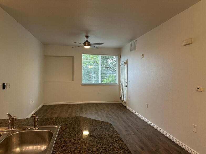Building Photo - 2672 S Cathay Way