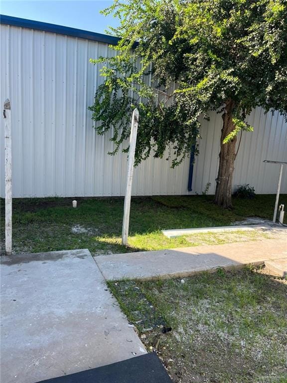 Building Photo - 19 Miller Ave