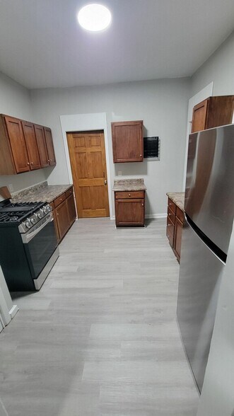 Building Photo - 308 2nd St