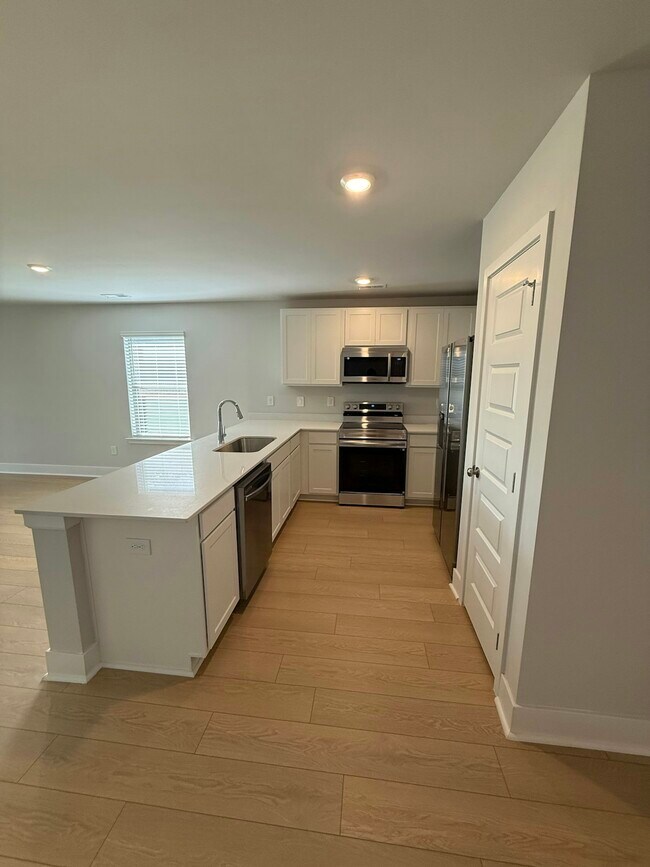 Building Photo - 22587 Dashwood Ln