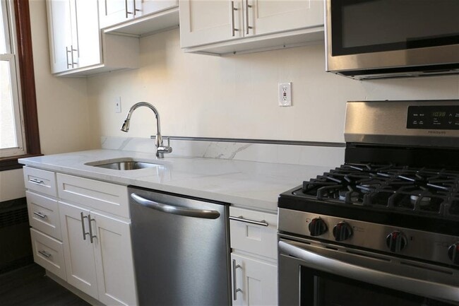 Building Photo - 816 Bloomfield St