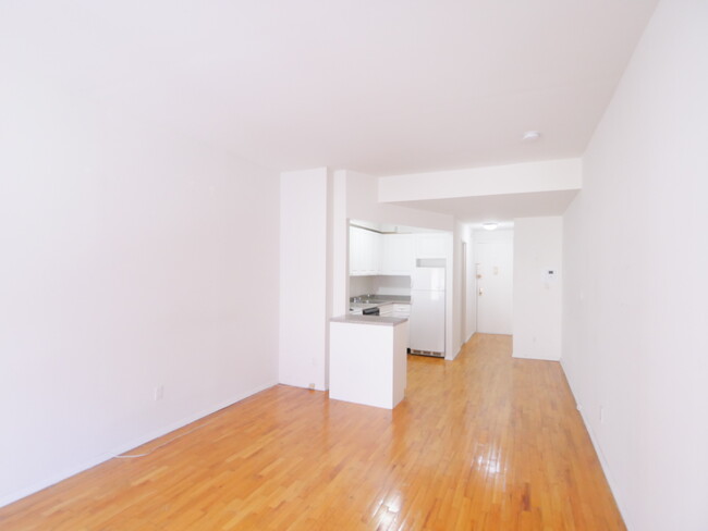 Interior Photo - 334 East 74th Street