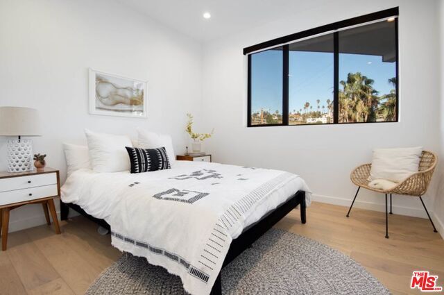 Building Photo - 3400 Sunset Blvd