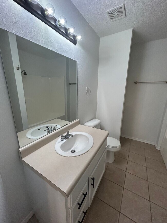 Building Photo - 3402 SW Landau Ct