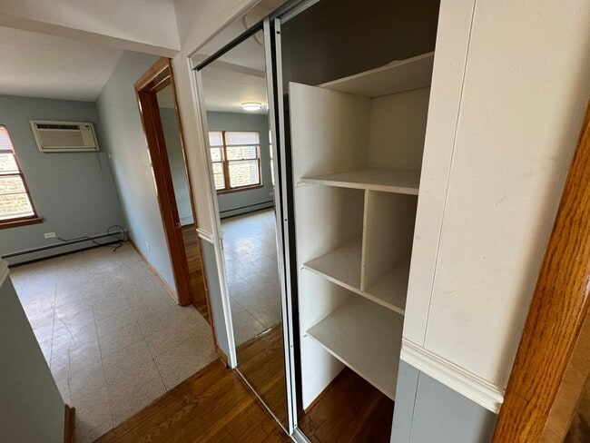 Building Photo - 3014 W 59th St