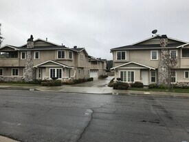 Building Photo - 572 E Lemon Ave