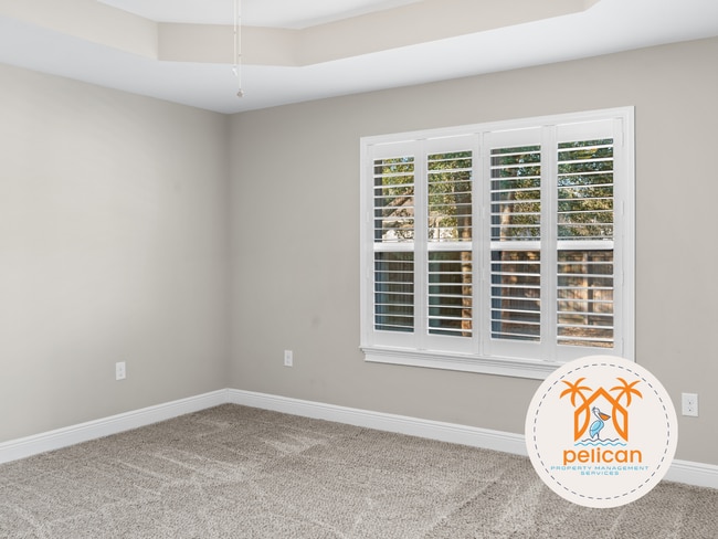 Building Photo - Stunning Home in East Navarre